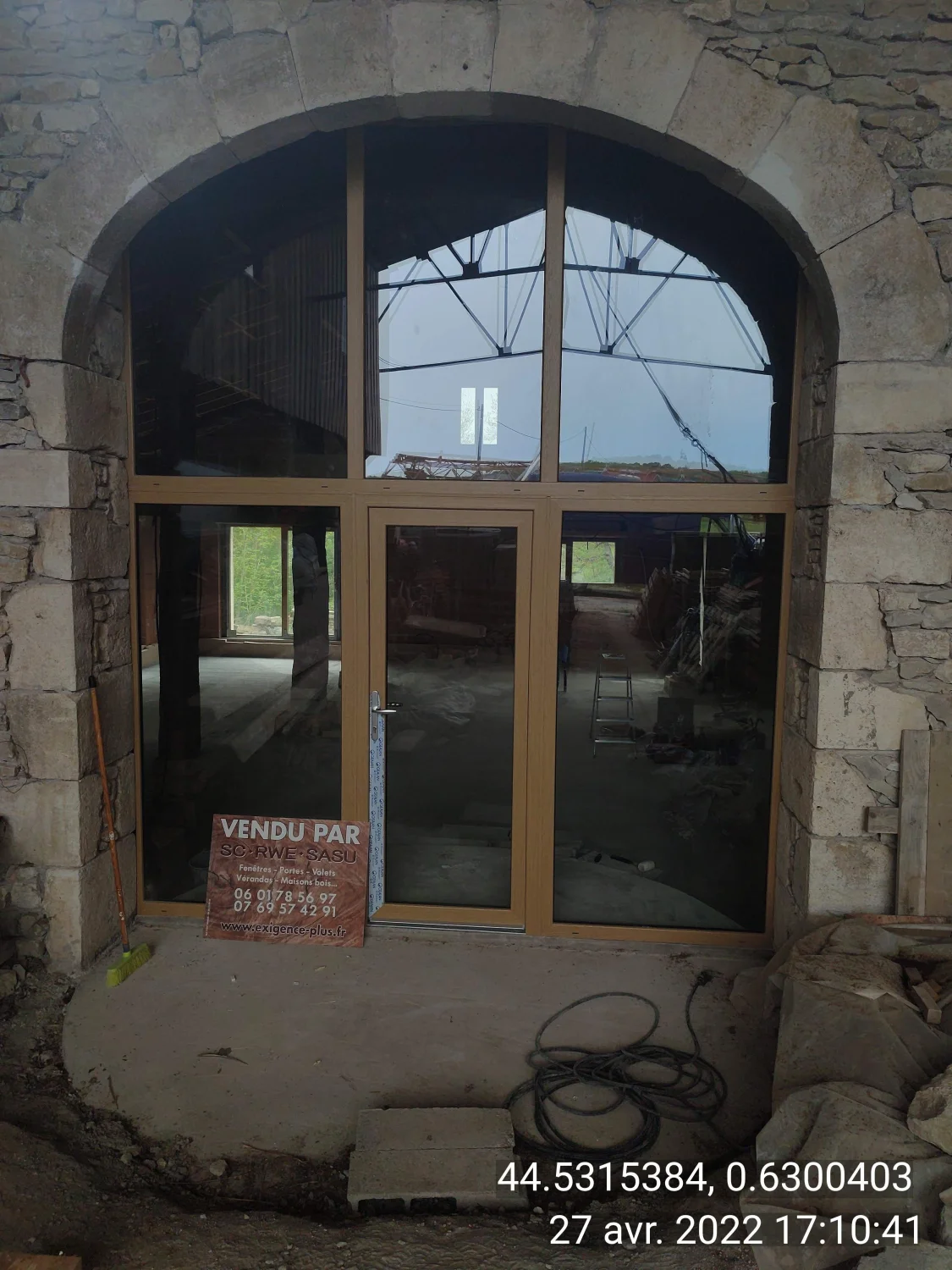 Baie vitrée en arche installée, travaux terminés