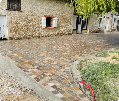 Terrasse pavée en grès Kandla à l'issue des travaux