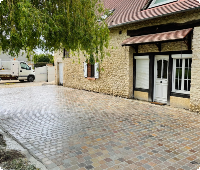 Terrasse en pavés Kandla après travaux à Poilly-lez-Gien