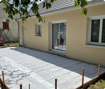 Terrasse à Coullons avec géotextile en cours de pose