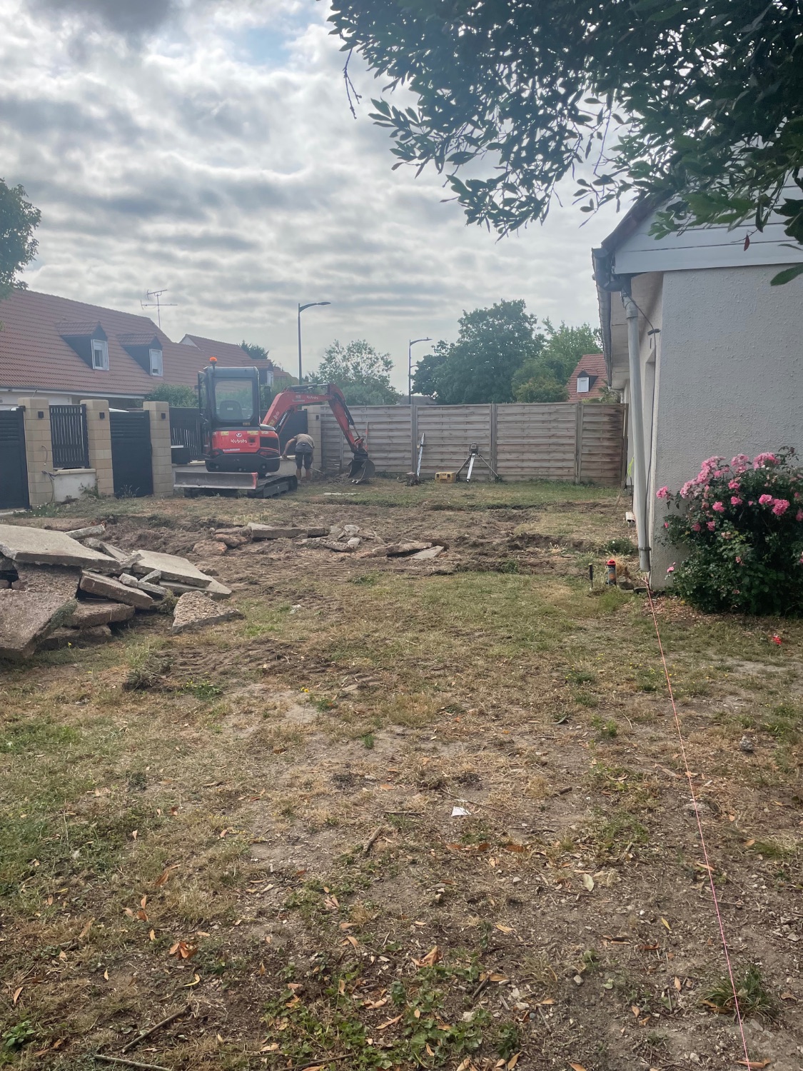 Création d'une cour en enrobé noir à Belleville-sur-Loire