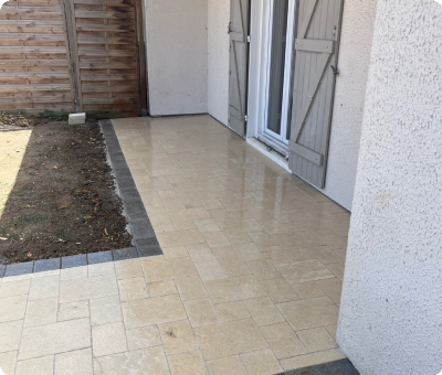 Terrasse en pavés autobloquants après travaux à Belleville-sur-Loire
